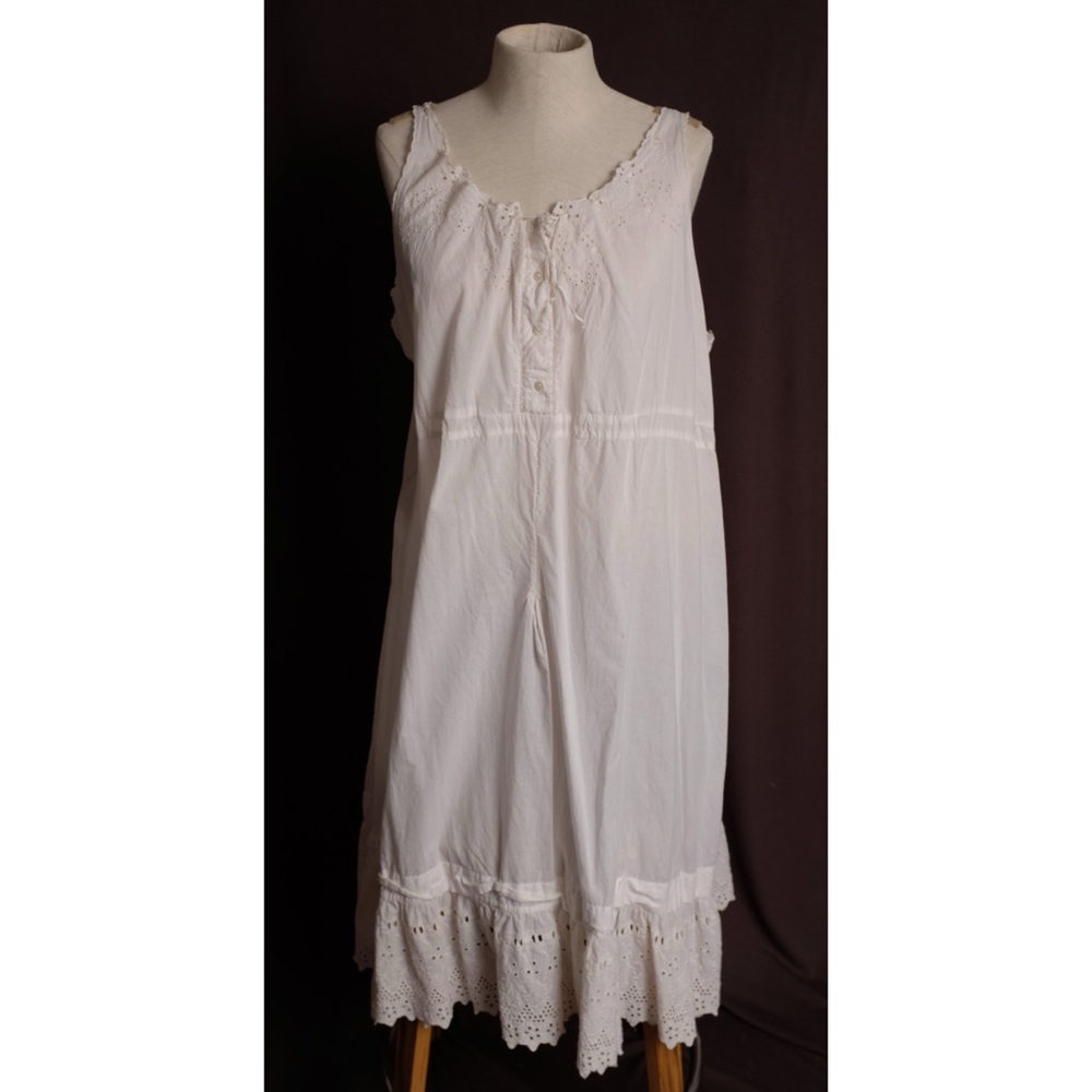 Magnolia Pearl White Sleeveless Button-Up Dress